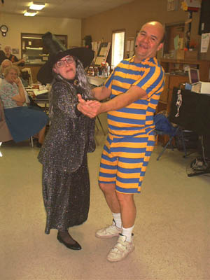 antioch_senior_center_103101_65.JPG 29.8K